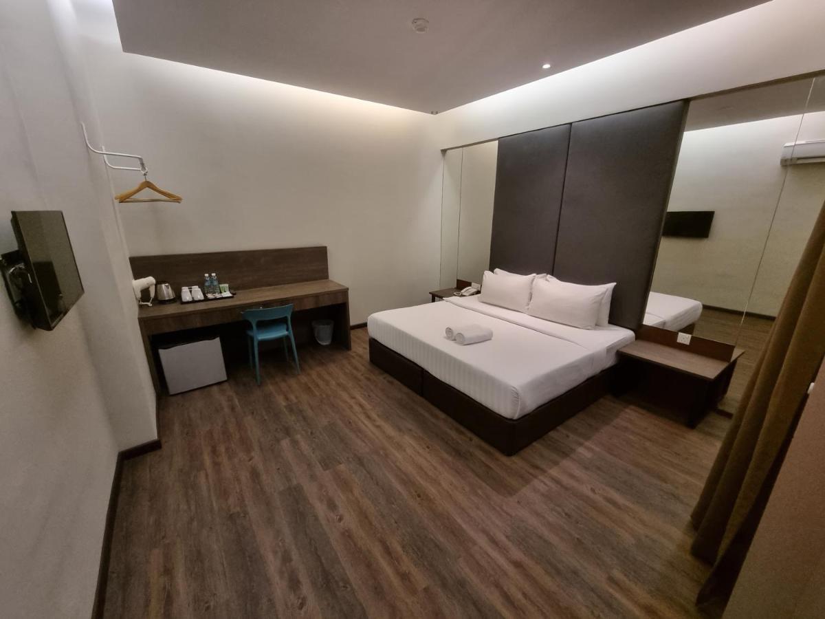 Miico Hotel @ Mount Austin Johor Bahru Exterior photo